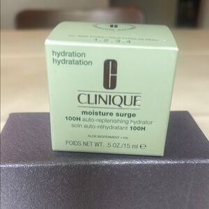Clinique Moisture Surge 100H Hydrator - Light Green